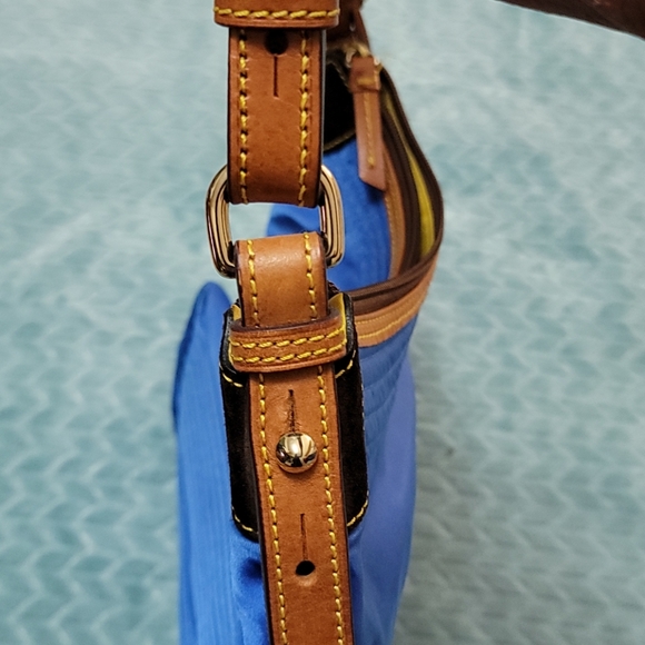 Ladies Handbag - Picture 4 of 9